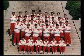 回顾国足冲击世界杯：1998金州惨案+范志毅失点，说不尽的遗憾视频封面