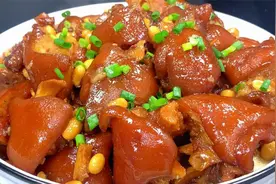 黄豆烧猪蹄切记不要乱放佐料，教你一招，猪蹄软烂入味不腥也不柴