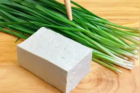 韭菜和豆腐是绝配，学会这个做法，怎么吃都吃不够，真的是太香了视频封面