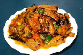 家常下饭神器酱香茄子，做法简单，好吃不油腻，3碗米饭的标配