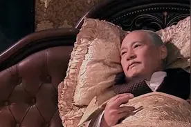 蒋介石遗体穿七条裤子，48年仍未下葬，宋美龄晚年含泪揭开真相视频封面