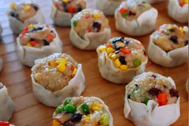 想吃烧麦自己在家做，咸香软糯，皮薄馅多，比早餐店卖的好吃！