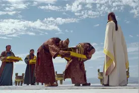 13岁皇帝去舅父家玩，看上表嫂，杀舅父一家，后表嫂掌权18年之久图片