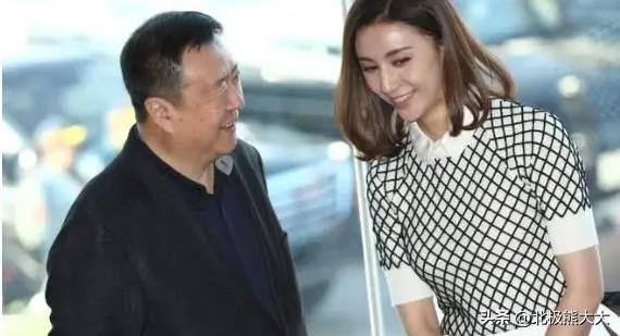 “滥情导演”尤小刚：搅乱两池春水，又拂手而去，现任小他30岁