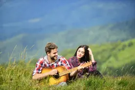 我只在乎你——歌曲名称串文图片