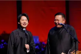阎鹤祥露怯，抛梗无法取代传统，马三立一段相声用八层铺垫图片