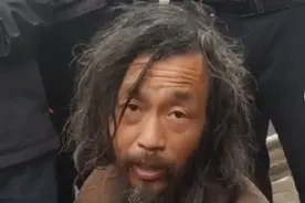 “流浪大师”沈巍：从捡破烂无家可归的流浪汉，到身价千万的网红图片