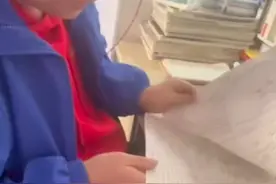 高二男生吐槽每天认真做作业却考倒数第二，妈妈：他们班基本都是年级前50，已经很优秀了图片