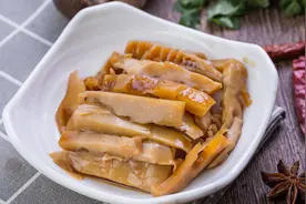 提醒！喜欢吃春笋的要当心，已有人因它呕血！图片