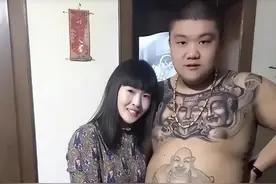 突传噩耗！31岁网红“凯老板”离世，引热议：满背睁眼关公背不动图片