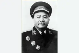 1955年授衔，徐海东：授大将太高，与自己的贡献不符，不评衔也行图片