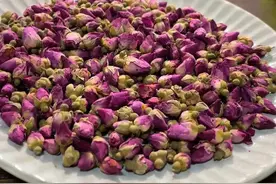 女人要多喝玫瑰花茶，搭配这几样食材一起煮，清香味甜，脸上红润图片