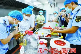 孩子在学校吃得好吗？学校食堂食品安全吗？突击检查来了→图片