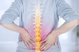 经常腰痛，腰肌劳损还是腰椎间盘突出？医生教你三招自测腰突图片