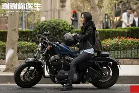 女生流行骑摩托车，只是为了当网红？图片