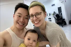 白俄罗斯美女远嫁广东，结婚8年生一子，羡慕儿子是中国国籍图片