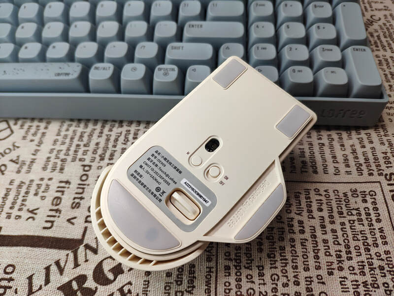 重新定义鼠标，自带屏幕，无线三模，Lofree洛斐小翘鼠标体验