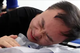 渐冻症蔡磊：父亲47岁离世，我才44岁就要面对生死，凭什么？图片