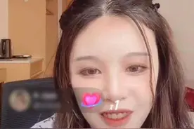 回顾女网红直播喝农药：谈两任男友，一个骗她怀孕，一个骗她买房图片