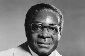 1985年津巴布韦总统访华，邓小平评价：这人听不进劝，要自己吃亏图片