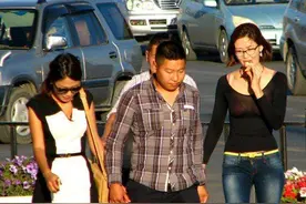 女多男少的邻国，年轻人大多在首都，国内至今一贫如洗图片