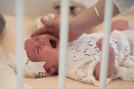 残忍的“哭声免疫法”，父母一定要避免图片