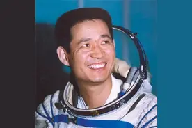 聂海胜妻子：因担心丈夫上太空，说气话提离婚，如今活的潇洒肆意图片