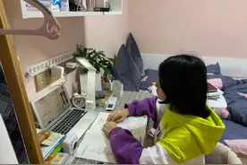 两岁半弟弟旁听姐姐上英语课，随后飙出流利英语，这天赋不一般图片