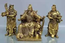 拜关公有讲究，不要拜错哟！图片