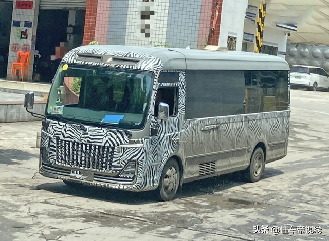 新车 | 丰田“考斯特”/宇通T7同级 17-23座 3.0T动力 曝红旗中巴谍照