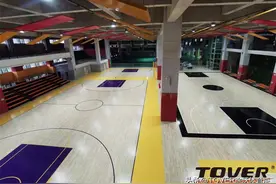 湖北宜昌东辰体育公园室内篮球馆，木地板彩漆logo涂沃防滑漆翻新图片