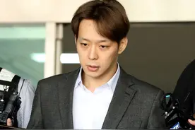 朴有天染毒离开韩国了 友人爆料「跟弟住泰国」：他很想回演艺圈图片