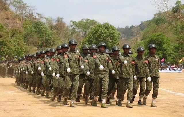 国民党残军在缅甸成土天子,地盘比老蒋还大,现在留下数万子女