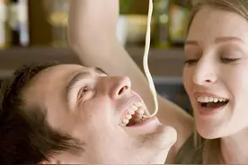 两性关系，异性间3种饭是不能吃的图片