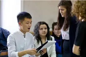 教育部下发“通知”，部分留学生文凭不被认可，成绩再好也白费图片