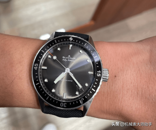 ȫ���ֱ�Ʒ�Ƶ�������ǰ50����10��Ʒ������������