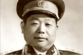 77年邓公复出，主动约见陈锡联，陈锡联：这一辈子最对不住的是您图片