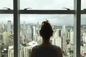 成年人顶级的自律：遇烂人不翻脸，遇烂事不纠缠图片