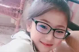 太开心了！女孩从小高度近视，如今通过更换晶体，摘掉眼镜啦图片
