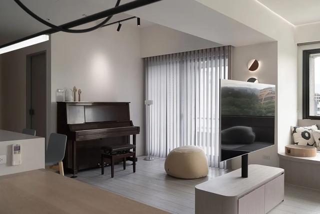 哇喔，反传统设计！屋内漂浮一座座猫屿，成为笑声满满的亲子猫宅