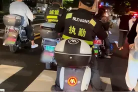 甩锅！福州多名城管违规骑行执法辱骂女子通报：三个疑点令人不解图片