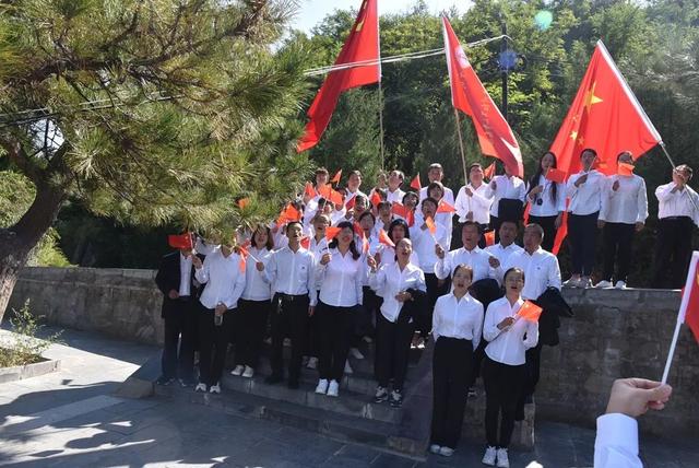 ϲӭ����� �滭�����̡����Ӱ��˴����Сѧ��ʦ�Ž��