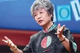 李玫瑾教授的童年，她的父母与众不同的育儿观念图片