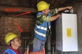 北方农村今年过冬能烧煤，前提是安上天然气炉，形式和民生兼顾图片