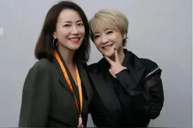 小美与郭富城，用30年交往告诉对方：我们朝夕相处，却咫尺天涯图片