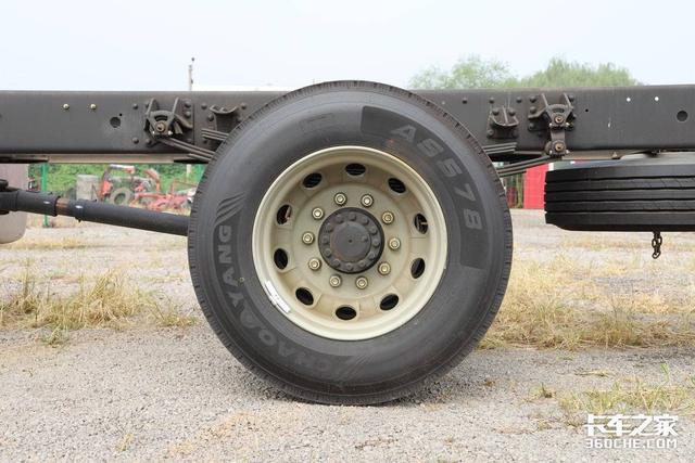 6缸260马力高顶双卧，一汽解放J6L尊享版堪称绿通运输利器