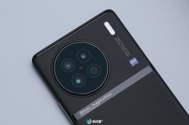 ����֮�⣬vivo X90���⣺3699Ԫ�������Ա