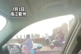 少女欲跳桥轻生，衢州交警携手群众救援图片