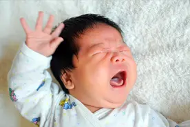 母乳喂养路上“坑多多”，妈妈“火眼金睛”正确应对是关键图片