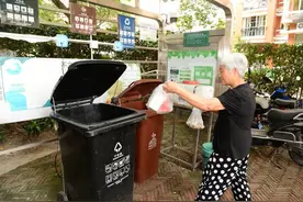 15秒实现垃圾投放“零接触”，这个“小发明”获得国家发明专利→图片